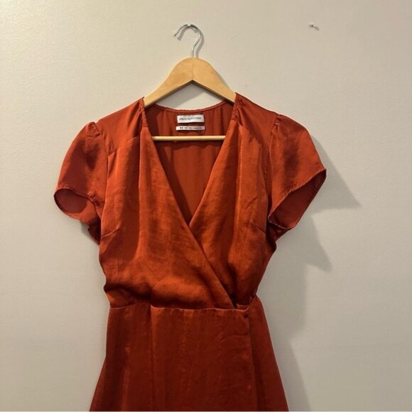 Urban Outfitters Rust Satin Wrap Dress Short Sleeve Size Medium Boho Autumncore - Picture 5 of 11